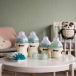 Tommee Tippee Advanced Anti-colic štartovacia sada pre novorodencov tyrkys (8ks)
