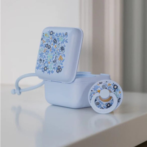 BIBS Liberty krabička na cumlíky Camomile Lawn Baby Blue