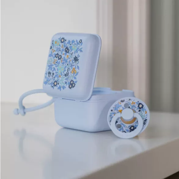 BIBS Liberty krabička na cumlíky Camomile Lawn Baby Blue