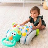Infantino Sit, Walk & Play 3v1 pomôcka na chodenie a stolík 