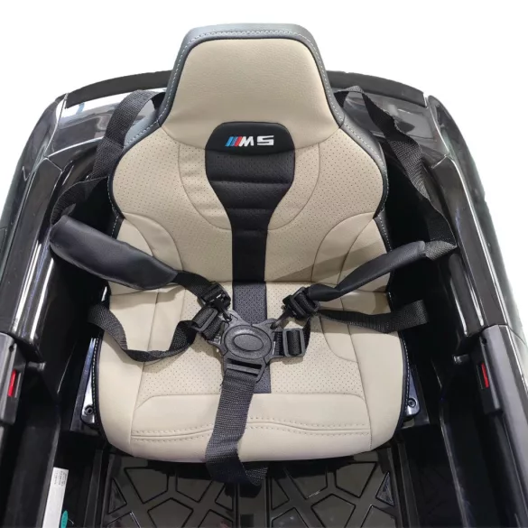 Chipolino BMW M5 elektrické auto – čierna koža