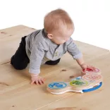 Baby Einstein Drevená hračka, Magic Touch bubon, 6 mesiacov+
