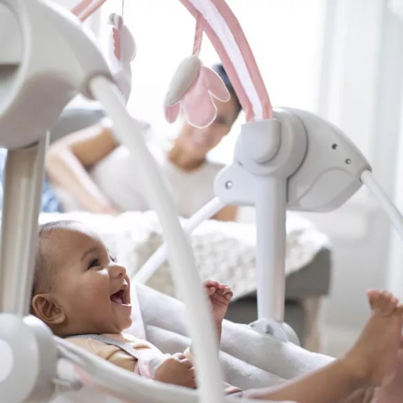 INGENUITY Hojdačka s melódiami, Flora the Unicorn™, od 0 mesiacov, do 9 kg