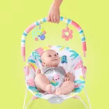 Bright Starts Hojdacia stolička s melódiami, Flamingo Vibes™, od 0 mesiacov, do 9 kg