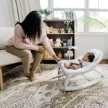 INGENUITY Keep Cozy vibrujúce kreslo 3 v 1 do 18 kg – Weaver