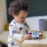 Baby Einstein Senzorická hračka, Curiosity Clutch™, od 3 mesiacov