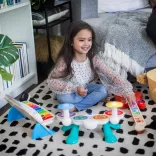 Baby Einstein Drevená hudobná hračka gitara Together in Tune Guitar™ Connected Magic Touch™ HAPE - 6 mesiacov+