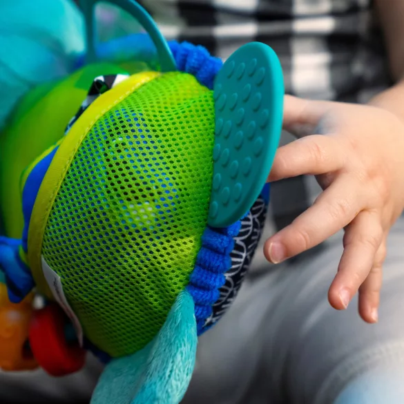 Baby Einstein Aktívna hračka s korytnačkou na C-krúžku Neptune’s Sensory Sidekick™, od 0 mesiacov
