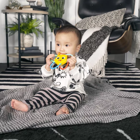 Baby Einstein Hryzátko s hrkálkou Soothing Star bez BPA - od 0 mesiacov