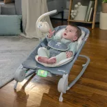 INGENUITY Vibračné masážne kreslo s melódiami, Happy Belly™, Rock-to-Bounce, Parker™, od 0 mesiacov do 9 kg