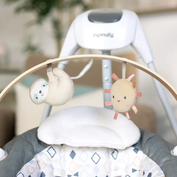 INGENUITY Parker™ hudobné hojdacie kreslo od 0 mesiacov, do 9 kg