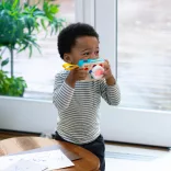 Baby Einstein Interaktív hračka s hudbou a fotoaparátom HAPE – od 6 mesiacov
