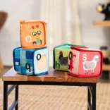 Baby Einstein Textilné hračky kocky abeceda Alpha Stacks™ 4 ks, 3 mesiace+