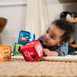 Baby Einstein Textilné hračky kocky abeceda Alpha Stacks™ 4 ks, 3 mesiace+