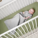 INGENUITY Spací vak z bavlny TOG 2,5 SwaddleMe™ Space 3m+