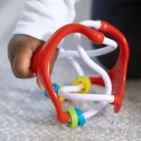 Baby Einstein Hračka – lopta so senzorom Slide & Swirl™ 0 mesiacov+