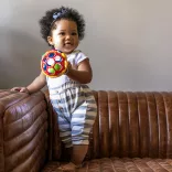 Baby Einstein žuvacia loptička Bendy Ball™, od 3 mesiacov