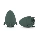 Petite&Mars Silikónová kúpeľová hračka s kefkou Splashy Rocket Misty Green 6m+