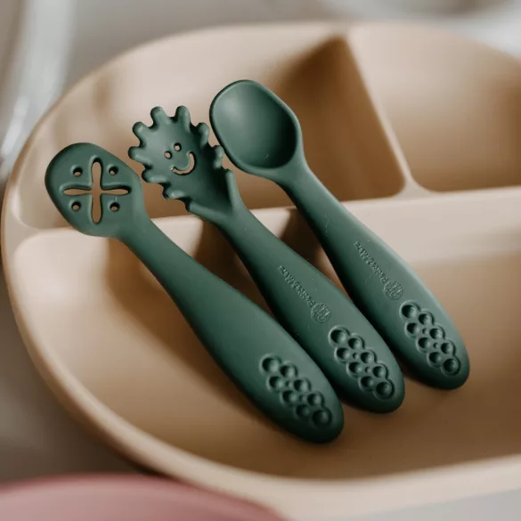 Petite&Mars Sada 3 silikónových lyžičiek na učenie sa jesť Take&Match Bitter Cocoa 6m+