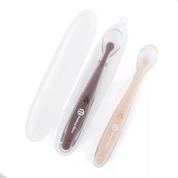 PETITE&MARS Silikónové lyžičky s puzdrom, sada 2 ks, Take&Match Sand – Cocoa 6m+