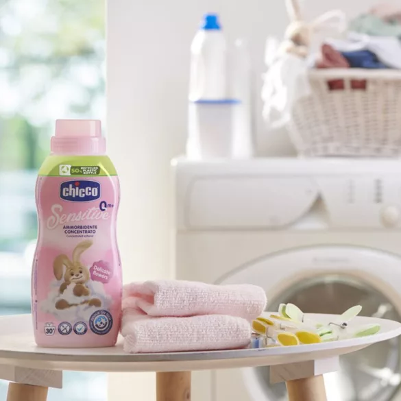 Chicco Aviváž s vôňou jemných kvetín 750 ml Sensitive – kvetinová vôňa ružová