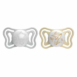   Chicco Physio Forma® Light Glow 6–16 mesiacov nočné cumlíky 2 ks s fosforeskujúcim okrajom – nočné