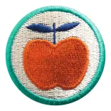 Djeco Baseballová čiapka s výšivkou jablka – Red apple