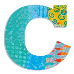   Djeco Little Big room Dekoratívne písmeno – C – Peacock letter