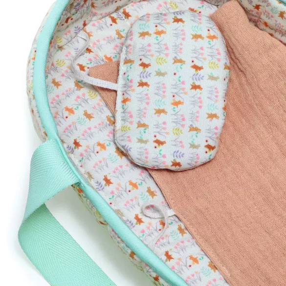 Djeco Hračka bábika Mini 20 cm - Sasha s košíkom