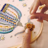 AGA Ateliér 59 Vyšívanie korálkami Korálkový vták - Atelier 59 Beadwork