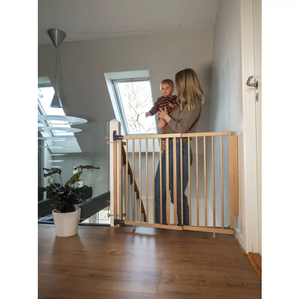 Baby Dan Mona vysoká drevená bezpečnostná mreža s upevňovacími sponami na zábradlie 74,5–114 cm, šírka 81 cm