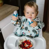 BabyOno Zásterka, s dlhými rukávmi, nepremokavá, Tukans, 6 mesiacov – 2 roky, 1476/02