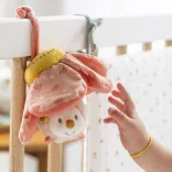Nattou plyšová hračka na natiahnutie s vibráciou Mila, Zoe and Lana – Zoe, ježko
