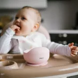 BabyOno silikónová miska s protišmykovou základňou – ružová 1481/02