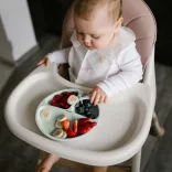 BabyOno silikónový tanier s tromi priehradkami a protišmykovou spodnou časťou – mätová 1482/03