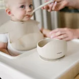 BabyOno silikónová miska s protišmykovou podložkou – béžová 1481/04
