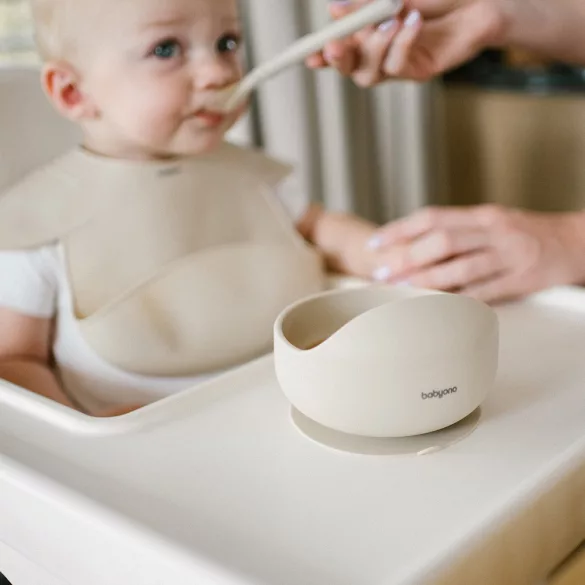 BabyOno silikónová miska s protišmykovou podložkou – béžová 1481/04