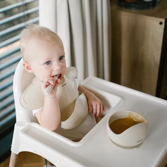 BabyOno silikónová flexibilná lyžička – béžová 785/04
