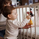 BabyOno zavesená hrkálka s kontrastnými farbami MOUSE 1676