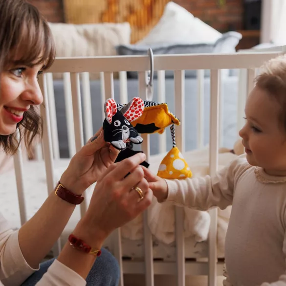 BabyOno hračka na kočík v kontrastných farbách MOUSE 1678